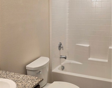 4534 Dover Straight Street - Photo Thumbnail 15