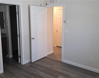 4534 Dover Straight Street - Photo Thumbnail 24