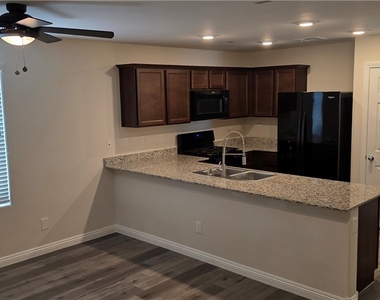 4534 Dover Straight Street - Photo Thumbnail 7