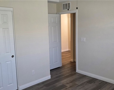 4534 Dover Straight Street - Photo Thumbnail 18