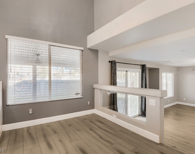 9753 Silver Lasso Street - Photo Thumbnail 10