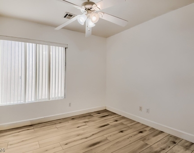 9753 Silver Lasso Street - Photo Thumbnail 18