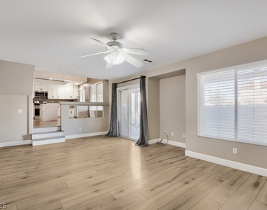 9753 Silver Lasso Street - Photo Thumbnail 11