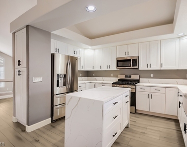 9753 Silver Lasso Street - Photo Thumbnail 8
