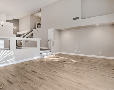 9753 Silver Lasso Street - Photo Thumbnail 4