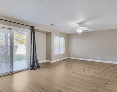 9753 Silver Lasso Street - Photo Thumbnail 12
