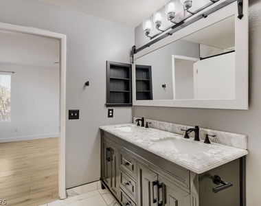9753 Silver Lasso Street - Photo Thumbnail 16