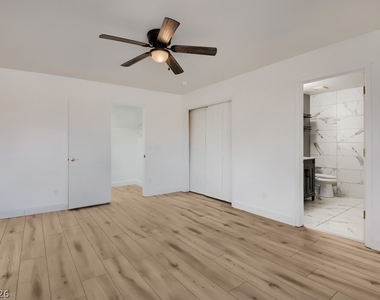 9753 Silver Lasso Street - Photo Thumbnail 15