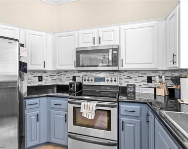 174 Twin Towers Avenue - Photo Thumbnail 17
