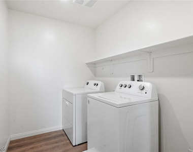 4706 Turquoise Cliffs Avenue - Photo Thumbnail 13