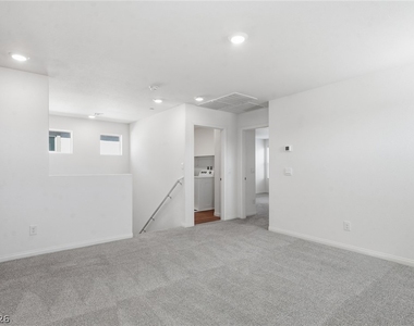4706 Turquoise Cliffs Avenue - Photo Thumbnail 14
