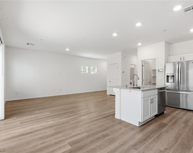 4706 Turquoise Cliffs Avenue - Photo Thumbnail 1