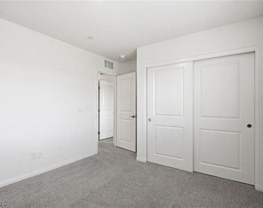 4706 Turquoise Cliffs Avenue - Photo Thumbnail 16