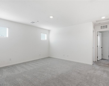 4706 Turquoise Cliffs Avenue - Photo Thumbnail 15