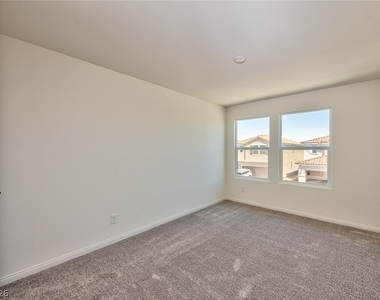 10167 Glowing Amber Street - Photo Thumbnail 12