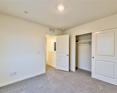 4702 Arctic Cliffs Avenue - Photo Thumbnail 10
