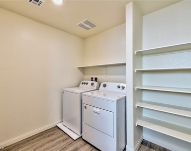 4702 Arctic Cliffs Avenue - Photo Thumbnail 15