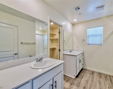 4702 Arctic Cliffs Avenue - Photo Thumbnail 14
