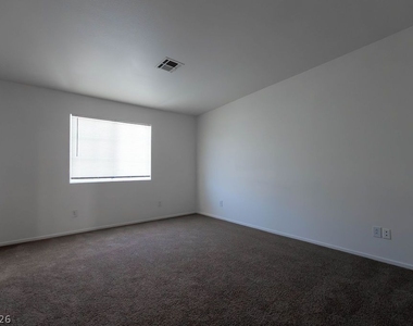 2095 Betty Davis Street - Photo Thumbnail 15