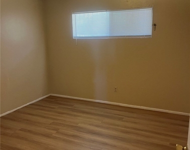 2028 Daley Street - Photo Thumbnail 2