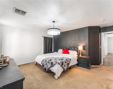 4217 Walnut Glen Drive - Photo Thumbnail 18