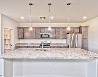 4536 Eagle Nest Peak Street - Photo Thumbnail 5