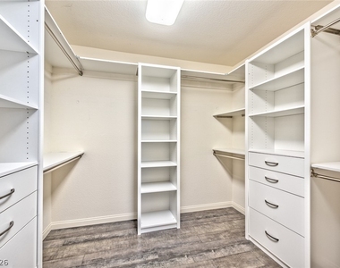 4536 Eagle Nest Peak Street - Photo Thumbnail 12