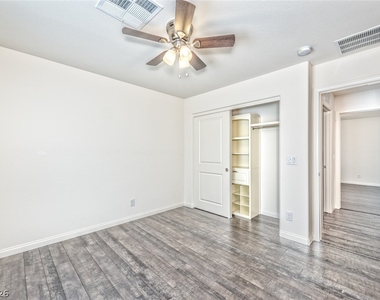 4536 Eagle Nest Peak Street - Photo Thumbnail 15