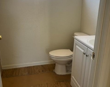 1318 Rexford Place - Photo Thumbnail 9