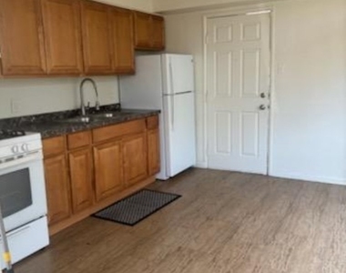 1318 Rexford Place - Photo Thumbnail 3