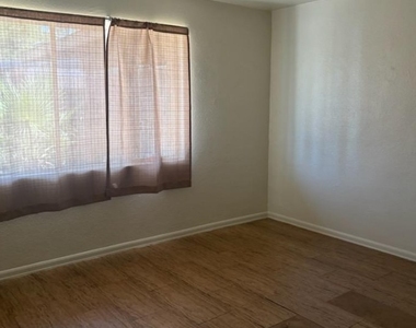 1318 Rexford Place - Photo Thumbnail 12