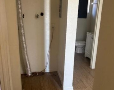 1318 Rexford Place - Photo Thumbnail 11