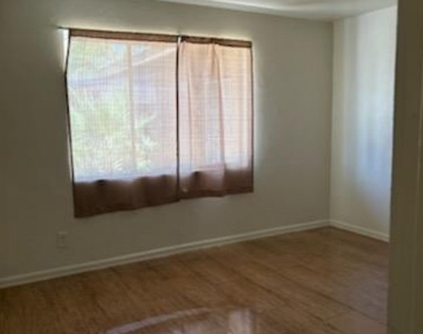 1318 Rexford Place - Photo Thumbnail 6