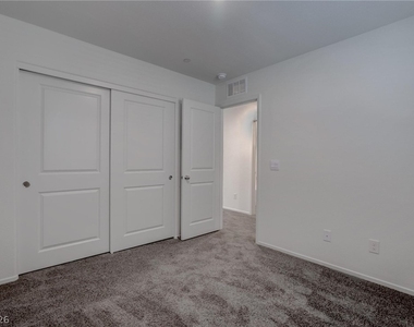 7371 Craig Cove Court - Photo Thumbnail 30