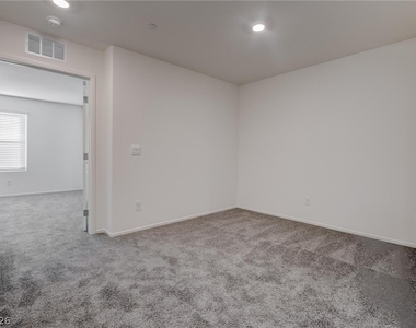7371 Craig Cove Court - Photo Thumbnail 16