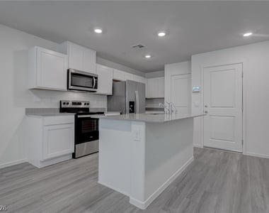7371 Craig Cove Court - Photo Thumbnail 6