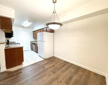 3135 S Mojave Road - Photo Thumbnail 4