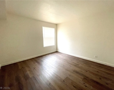 3135 S Mojave Road - Photo Thumbnail 15