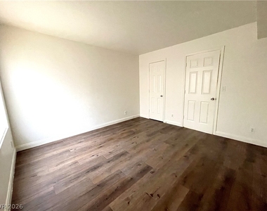 3135 S Mojave Road - Photo Thumbnail 14