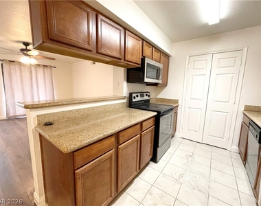 3135 S Mojave Road - Photo Thumbnail 6