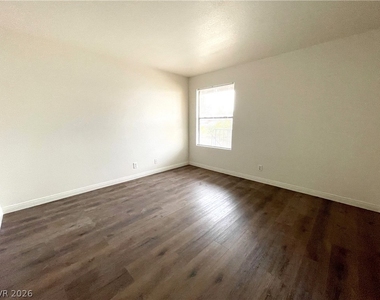 3135 S Mojave Road - Photo Thumbnail 11