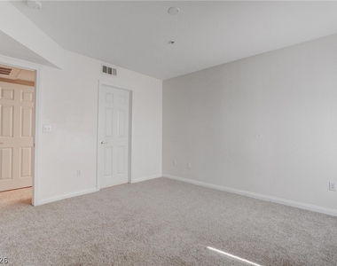 6955 N Durango Drive - Photo Thumbnail 17