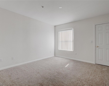 6955 N Durango Drive - Photo Thumbnail 16