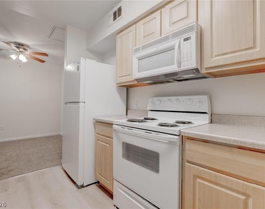 6955 N Durango Drive - Photo Thumbnail 12