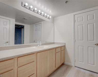 6955 N Durango Drive - Photo Thumbnail 22