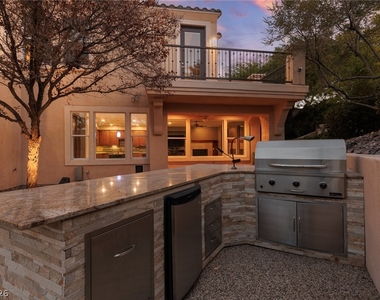 2451 Hollow Rock Court - Photo Thumbnail 8