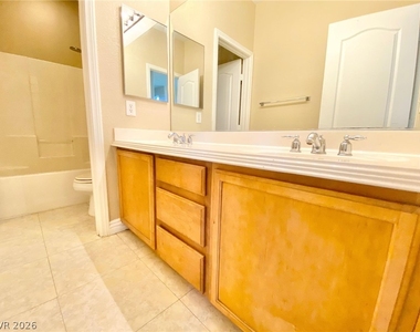8836 Palm Creek Court - Photo Thumbnail 29