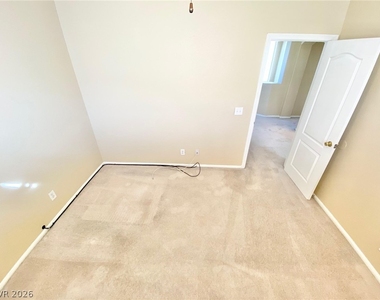 8836 Palm Creek Court - Photo Thumbnail 13