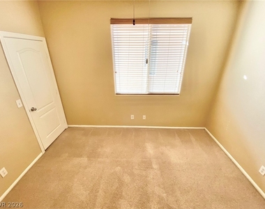 8836 Palm Creek Court - Photo Thumbnail 32