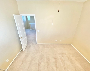 8836 Palm Creek Court - Photo Thumbnail 34